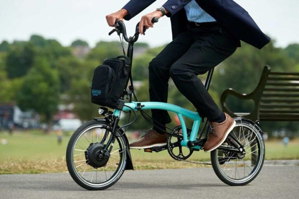 Basis Osprey low steps folding electric bike